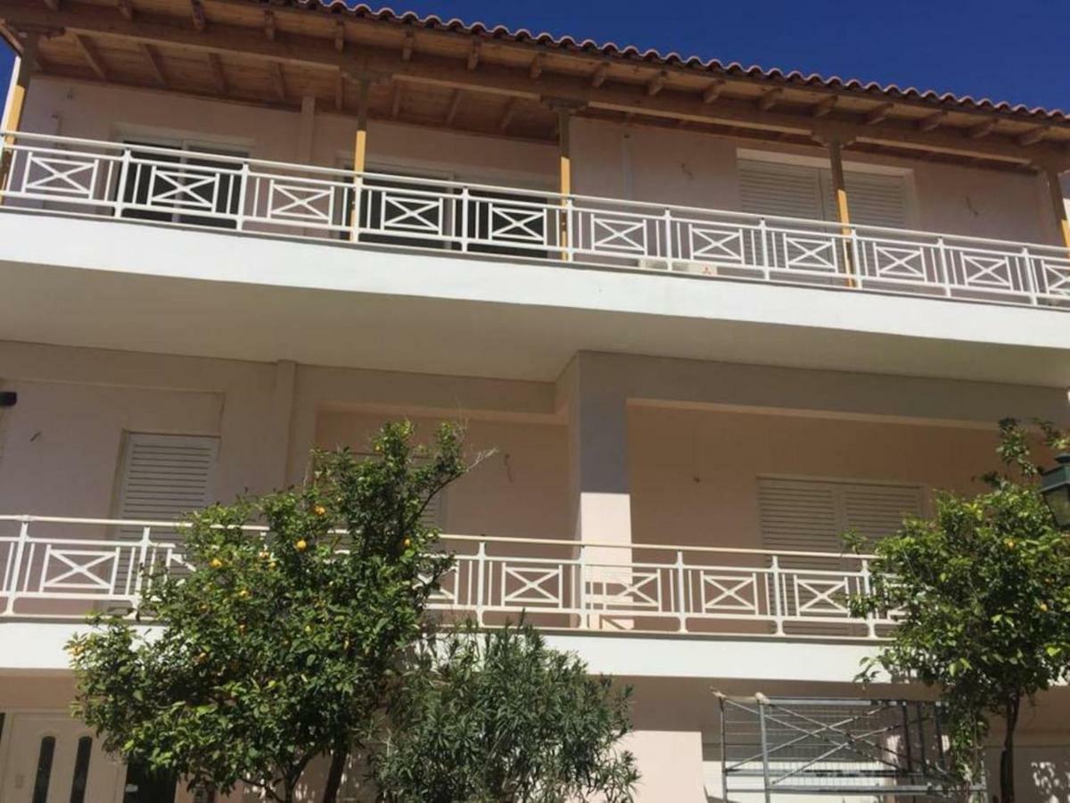 Azure Retreat Apartment Loutraki  Exterior photo